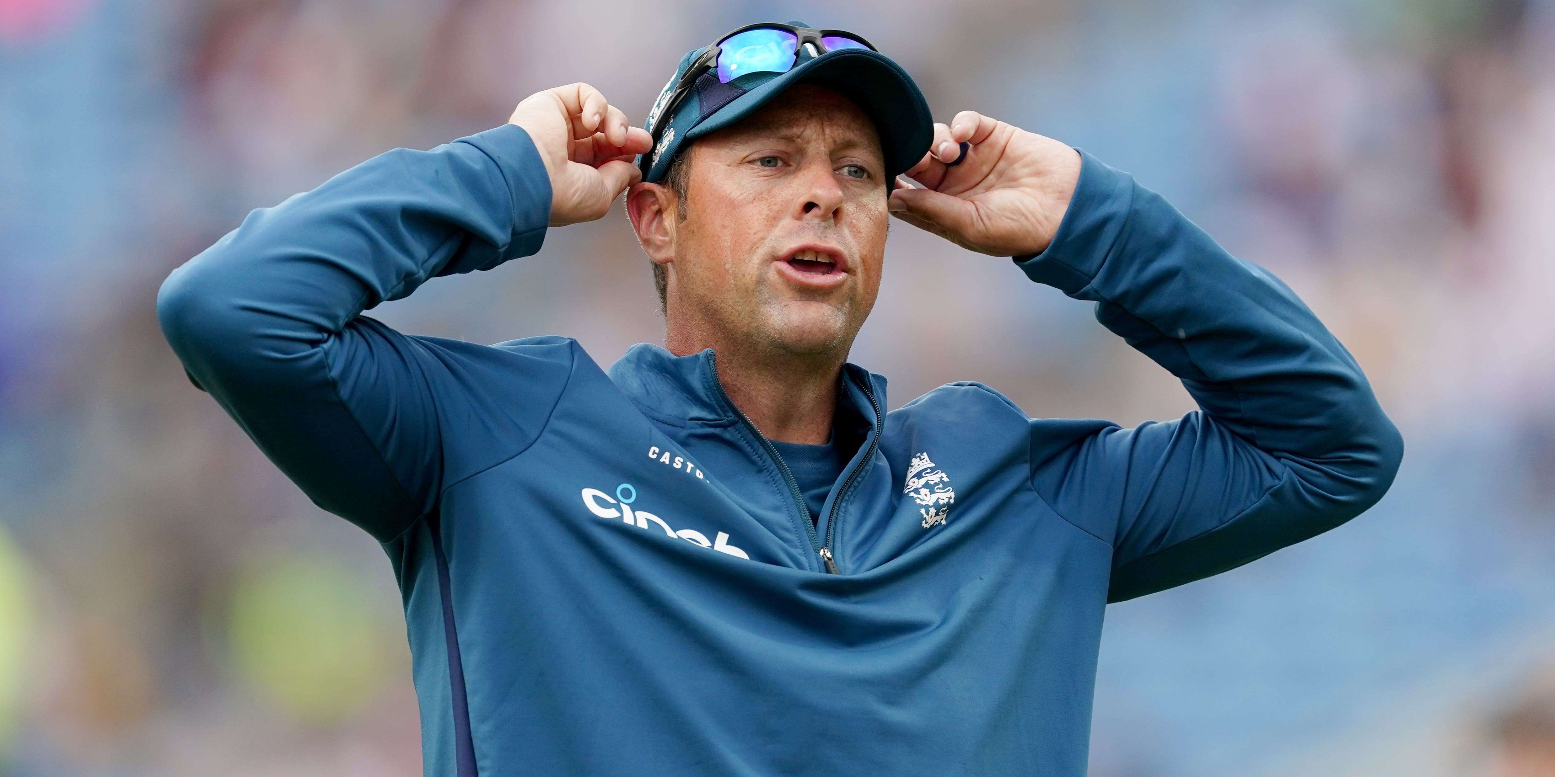 England's players all 'feeling the heat', says Marcus Trescothick