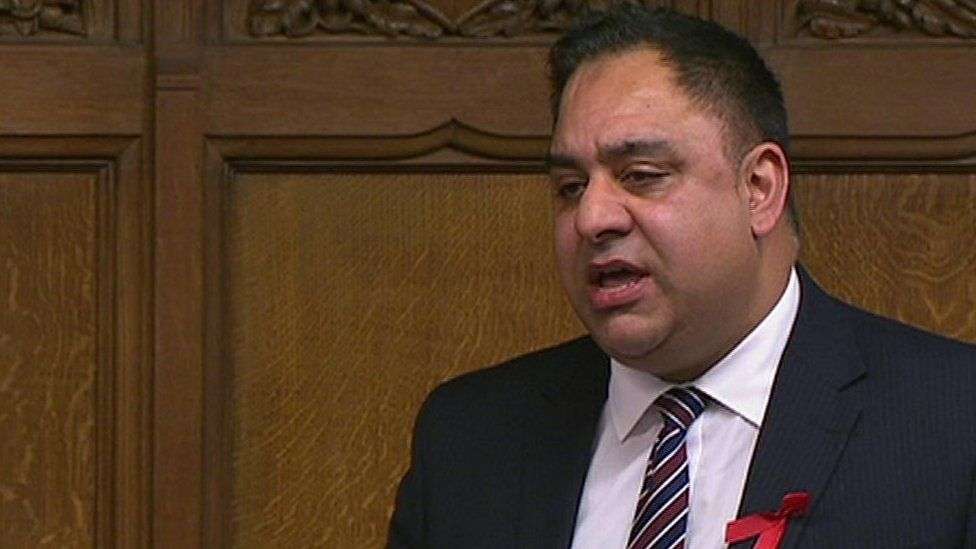Shadow minister quits Labour front bench over Gaza