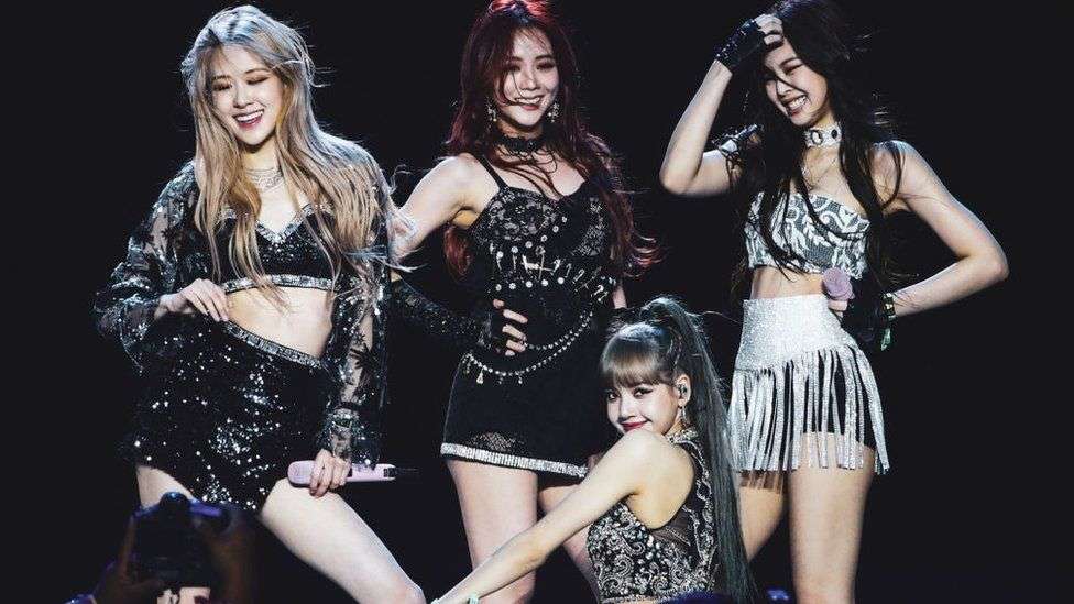 Blackpink: Fans speculate as K-pop stars negotiate new contract
