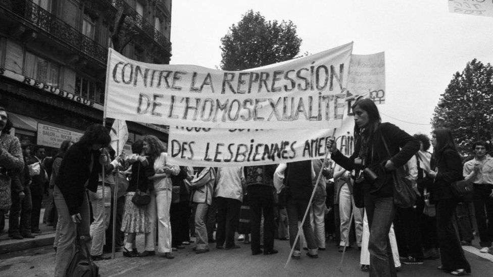 French Senate to debate anti-gay law apology