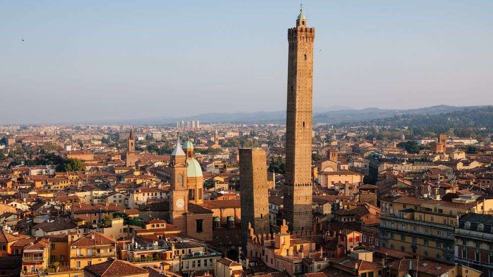Bologna's leaning tower sealed off over fears it could collapse