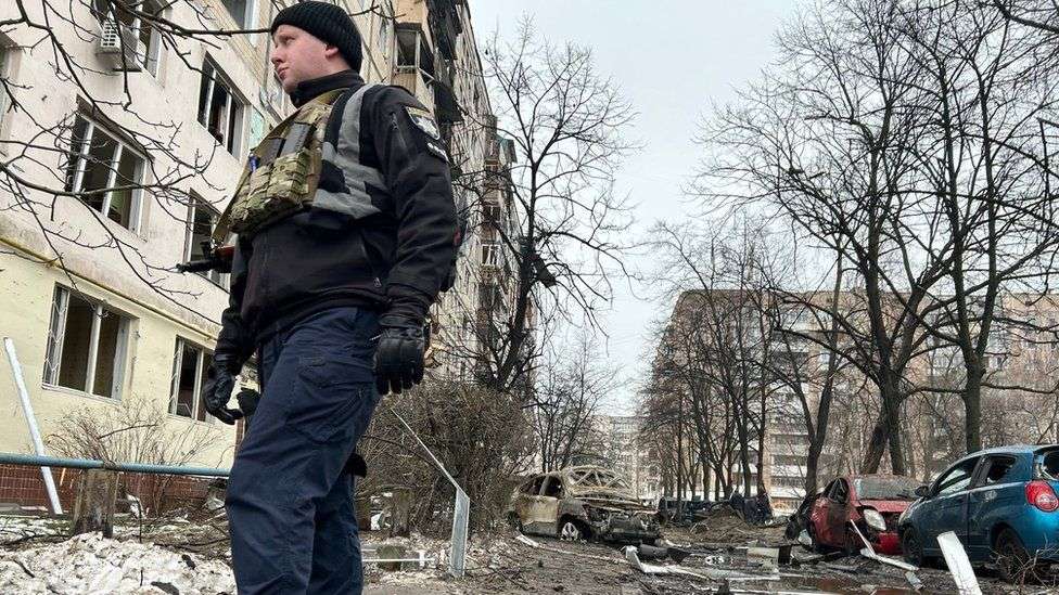 Ukraine war: Dozens wounded in missile strikes on Kyiv