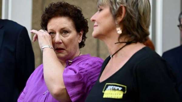 Kathleen Folbigg: Woman jailed over infant deaths has convictions quashed