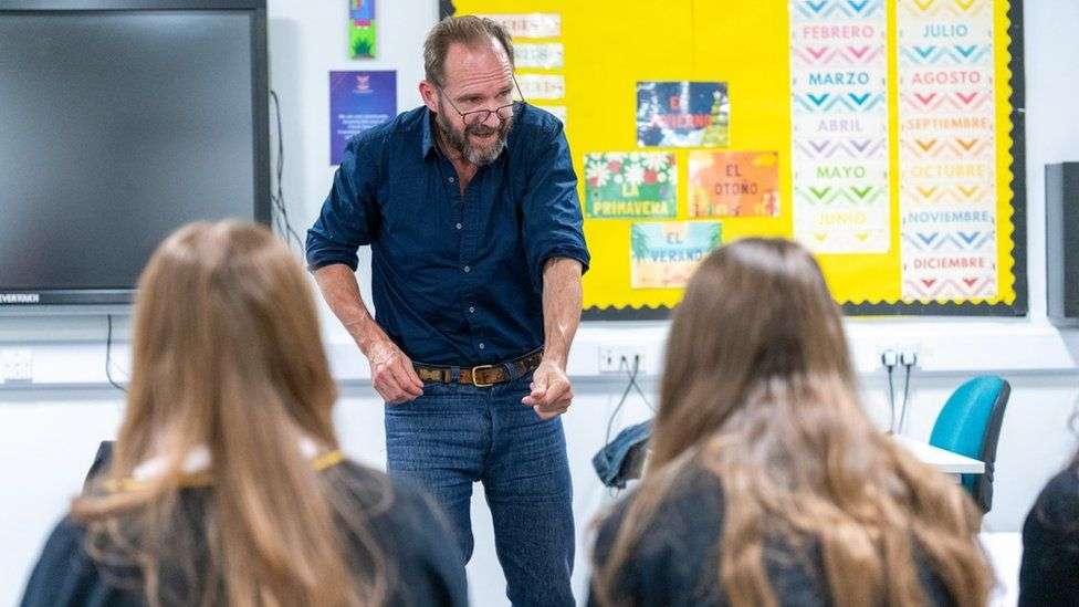 Ralph Fiennes teaches Shakespeare in Liverpool school