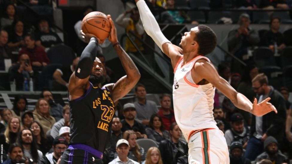 NBA: Devin Vassell helps San Antonio Spurs end losing run against Los Angeles Lakers