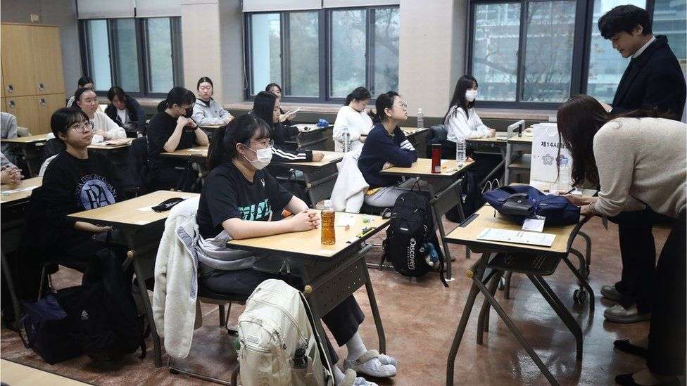 South Korea: Students sue after teacher ends exam 90 seconds early