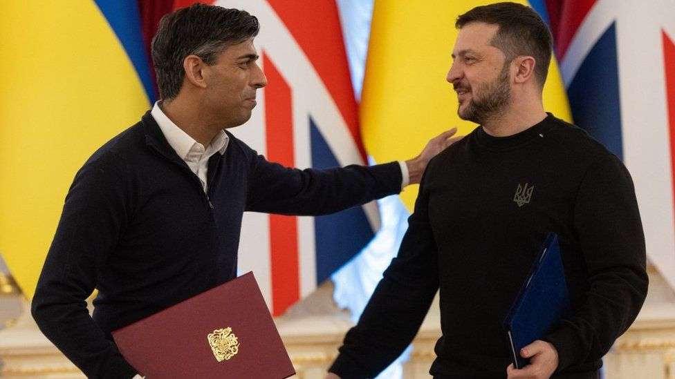 Sunak vows that Ukraine will never be alone as he pledges £2.5bn package