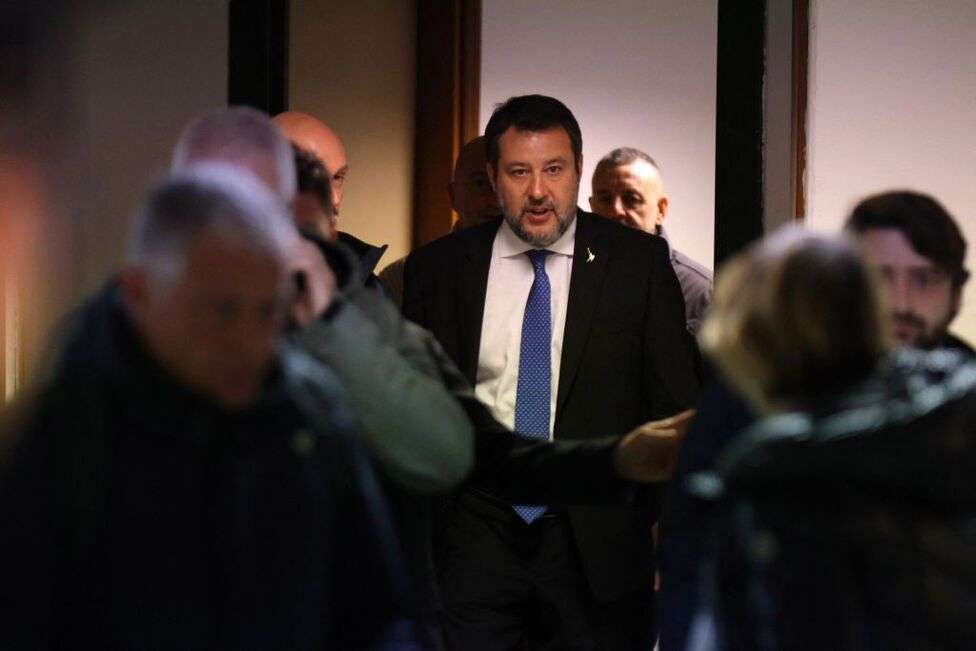 Matteo Salvini: Italian deputy PM takes stand in migrant kidnap trial