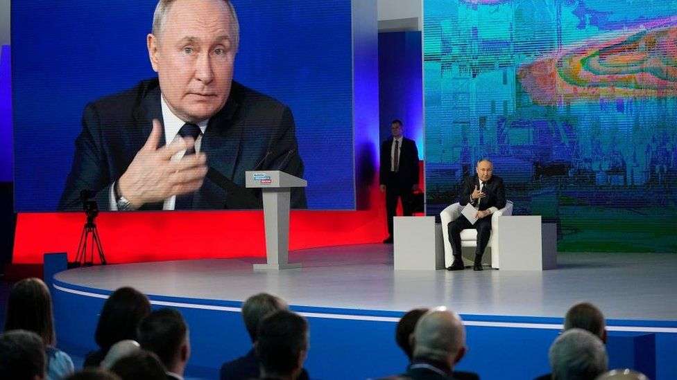 Vladimir Putin: Many Russians see no alternative candidate as election looms