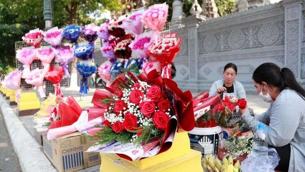 Valentine's Day: Cambodia youth told to avoid 'inappropriate' activities