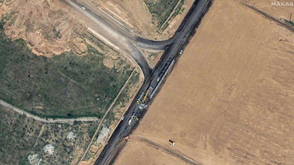 Israel Gaza war: Satellite images show construction on Egypt's border