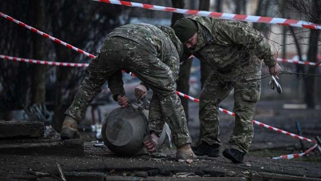 Ukraine war: Russian missile attack targets Kyiv
