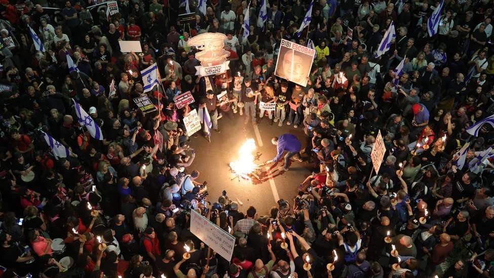 Tens of thousands of Israelis rally in Tel Aviv demanding Gaza hostage deal