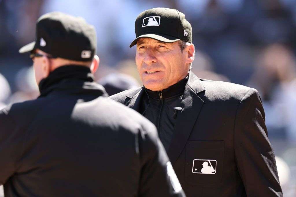 Much-vilified MLB umpire Angel Hernández calls it quits
