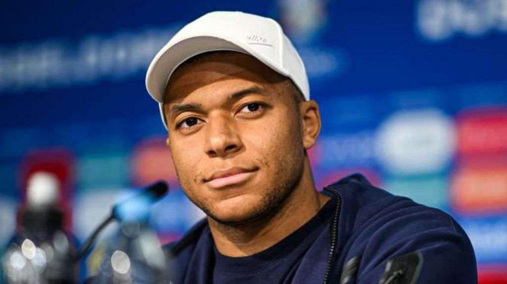 Mbappé urges youth to vote against 'extremists'