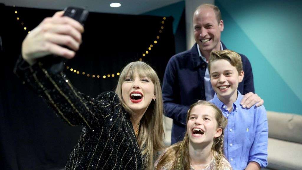Taylor Swift grabs royal selfie at London gig