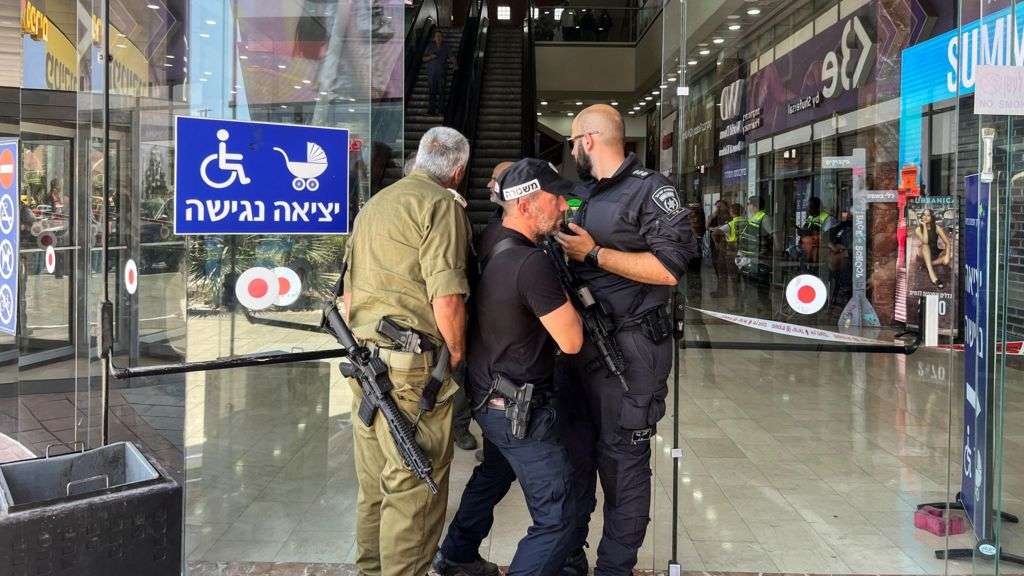 Israeli soldier killed in stabbing at shopping center