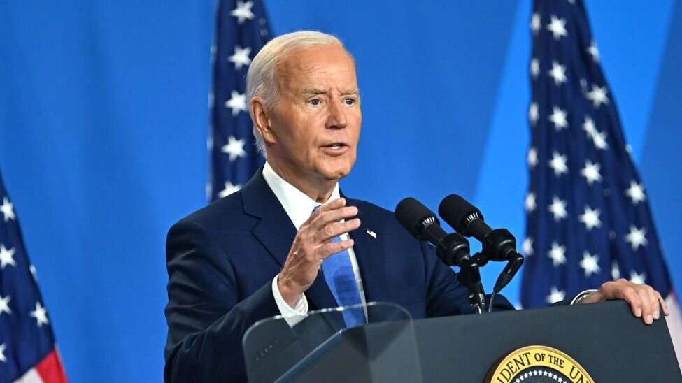 Pressure builds on Biden as news conference fails to stop rebels