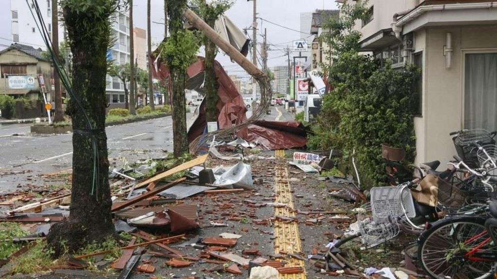 Typhoon Shanshan causes widespread Japan disruption