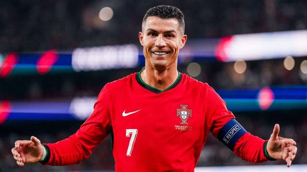 Cristiano Ronaldo hits 1bn social media followers