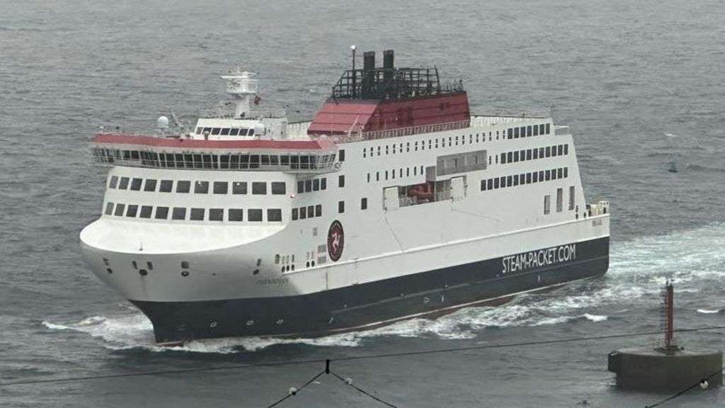 Strong winds cause Isle of Man ferry cancellations