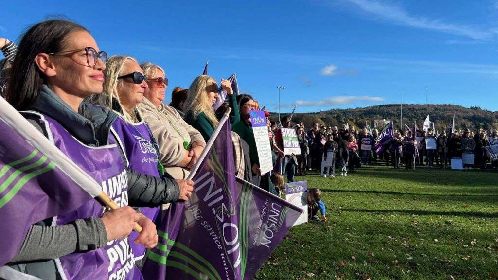 Hundreds at rally in support of Perth and Kinross school strike