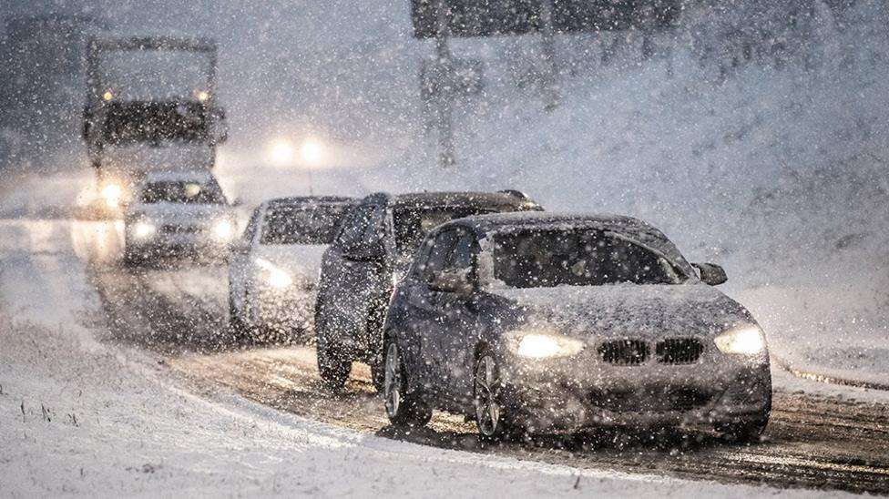 How to drive in snow and icy weather