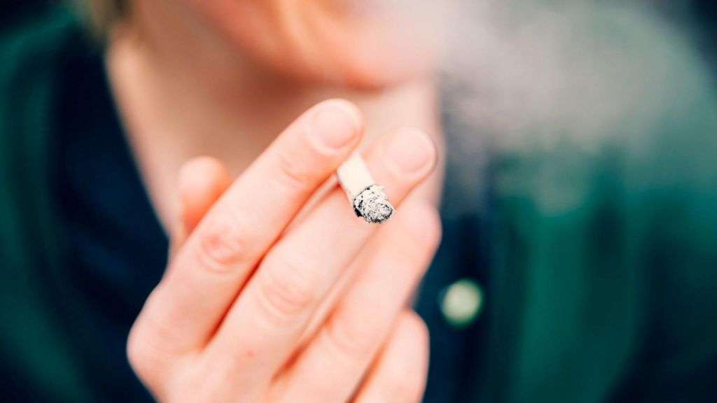 MPs back plans for phased smoking ban