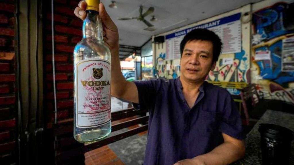 Australia warns travelers against two Laos spirits