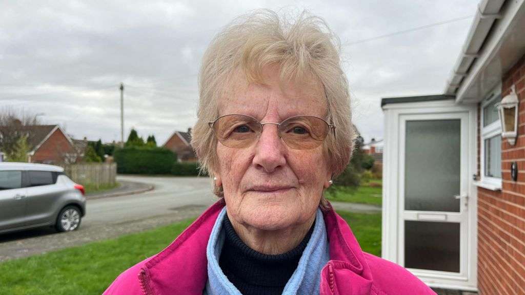 Villagers 'abandoned' after days without power