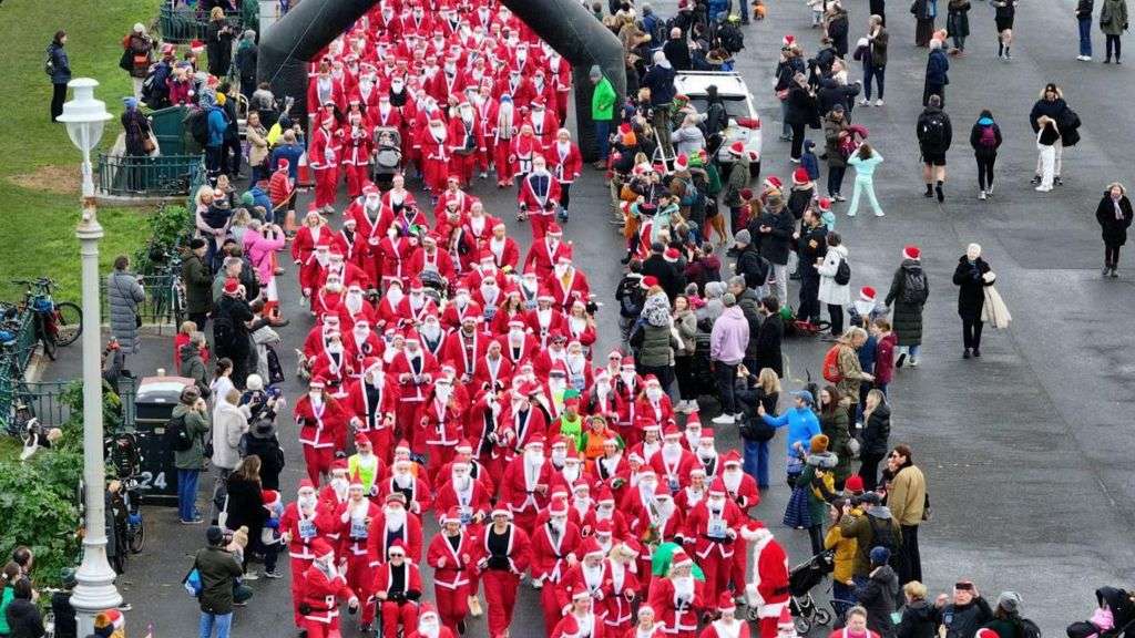 Hundreds take part in annual seafront Santa Dash