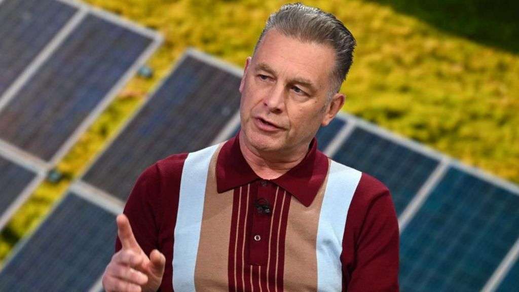 Packham quits RSPCA over abattoir cruelty claims