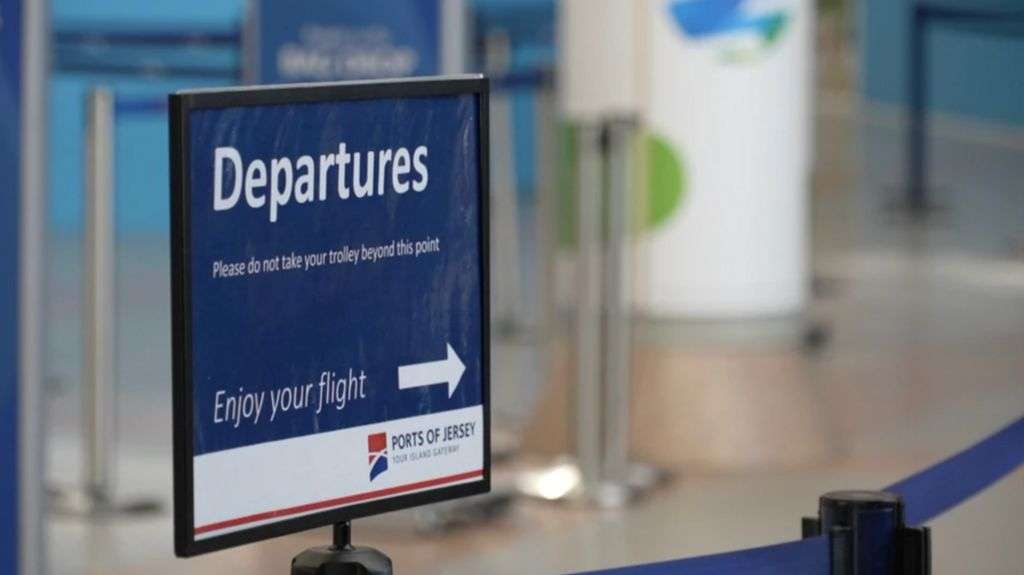 Christmas Eve flights disrupted due to fog