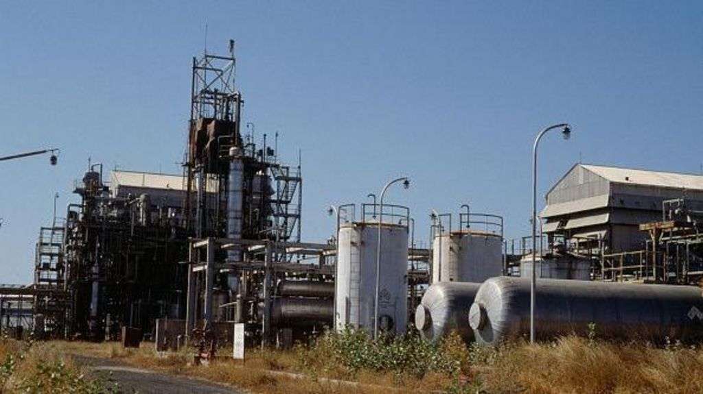 Tonnes of toxic waste removed decades after gas leak that killed thousands