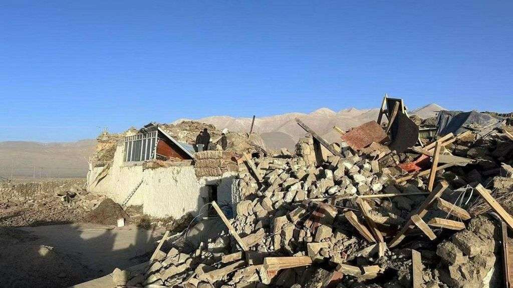 Tibet earthquake: Scores dead as tremor strikes holy city