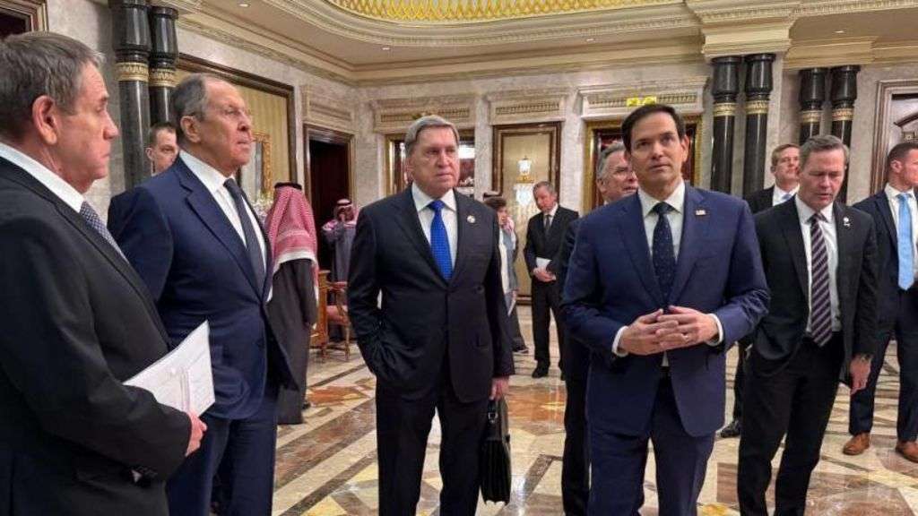 Russia won't accept Nato troops in Ukraine, Lavrov says after talks with US