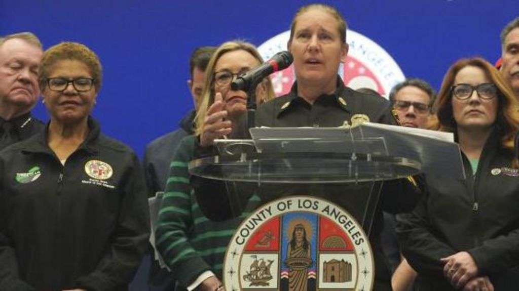 LA mayor sacks fire chief, blaming her for mishandling wildfires