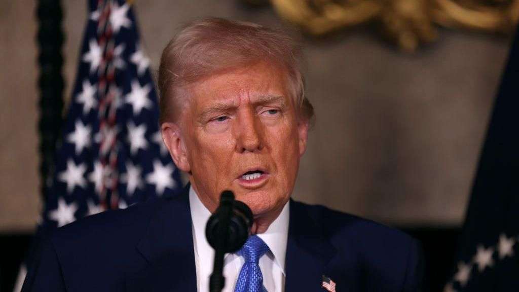 Judge declines to reinstate AP access to Trump White House
