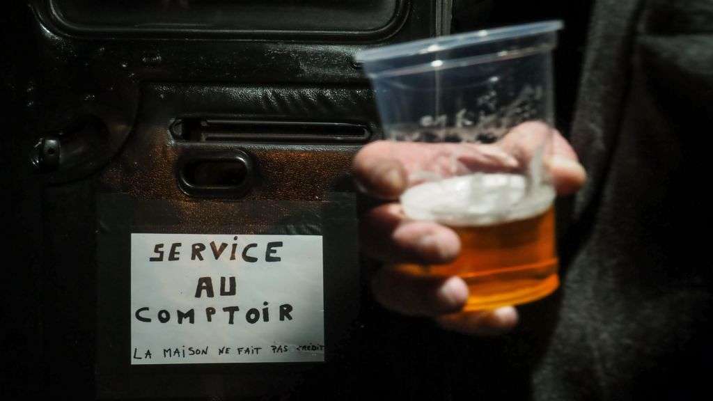 French lawmakers seek to bring back village bars