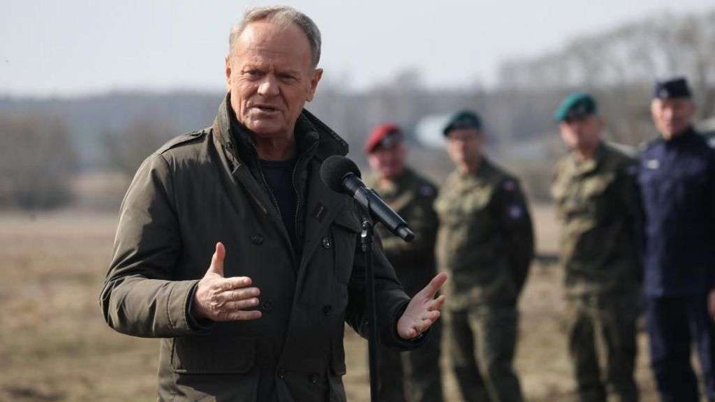 Poland suspends migrants' right to apply for asylum