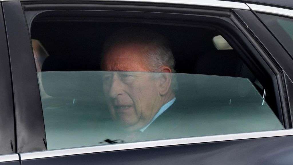 King seen for first time after short hospital visit