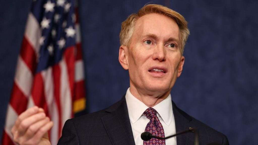 Republicans' calls for probe of Trump officials' Signal chat grow