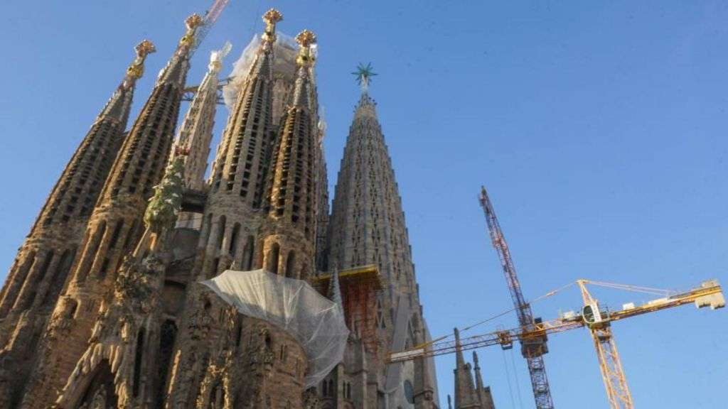 Pope puts architect Antoni Gaudí on path to sainthood