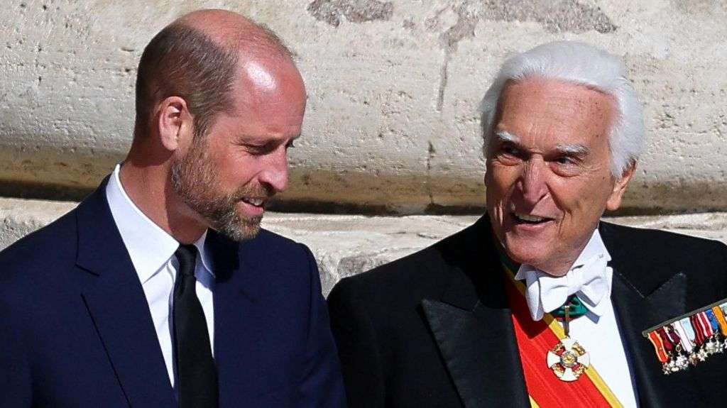 William and Starmer join mourners at Pope's funeral