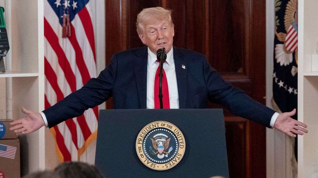 Trump tells business chiefs he needs 'little bit of time' as US economy shrinks