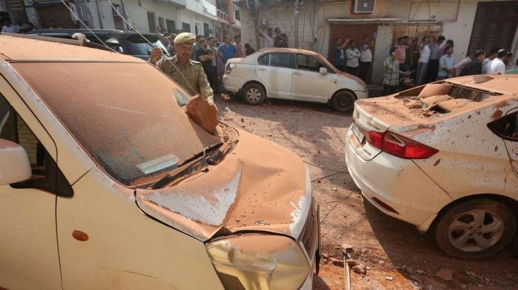 India and Pakistan agree ceasefire after days of strikes