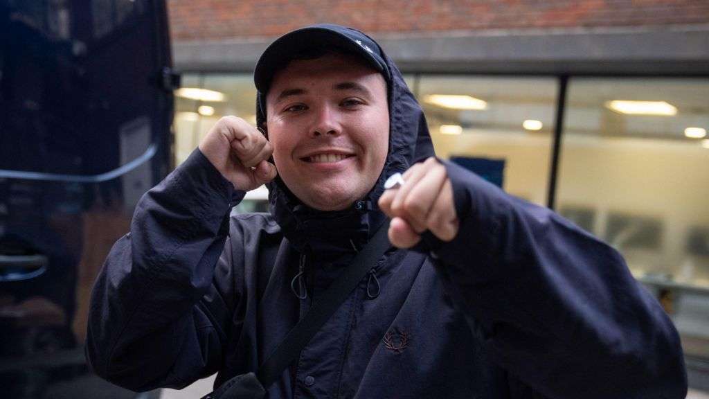 Kneecap stage surprise gig after member charged