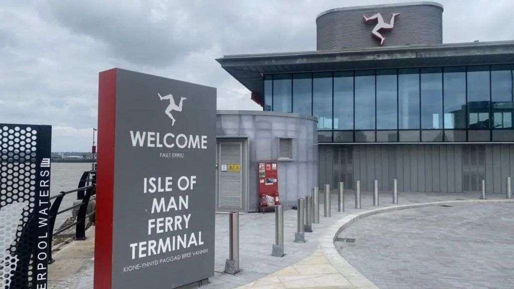 Ferry passengers warned of congestion in Liverpool