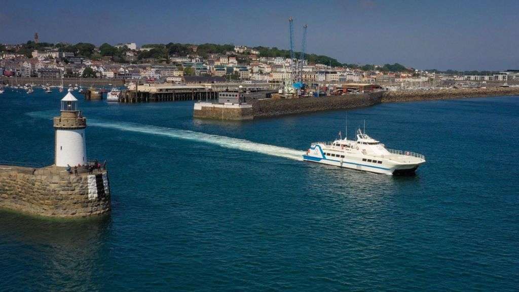 Hotels 'hopeful' as inter-island ferry launches