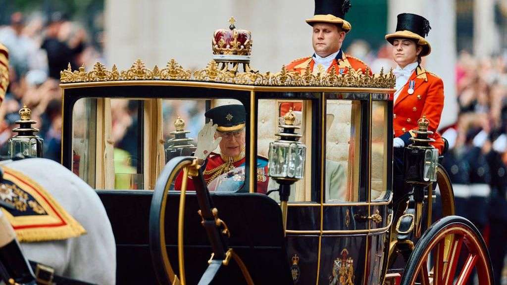 Royals to honour air crash victims at Trooping the Colour
